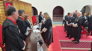 Momento en el que Blanca Subiñas jura/promete su cargo ante la Sala de Gobierno del TSJCyL